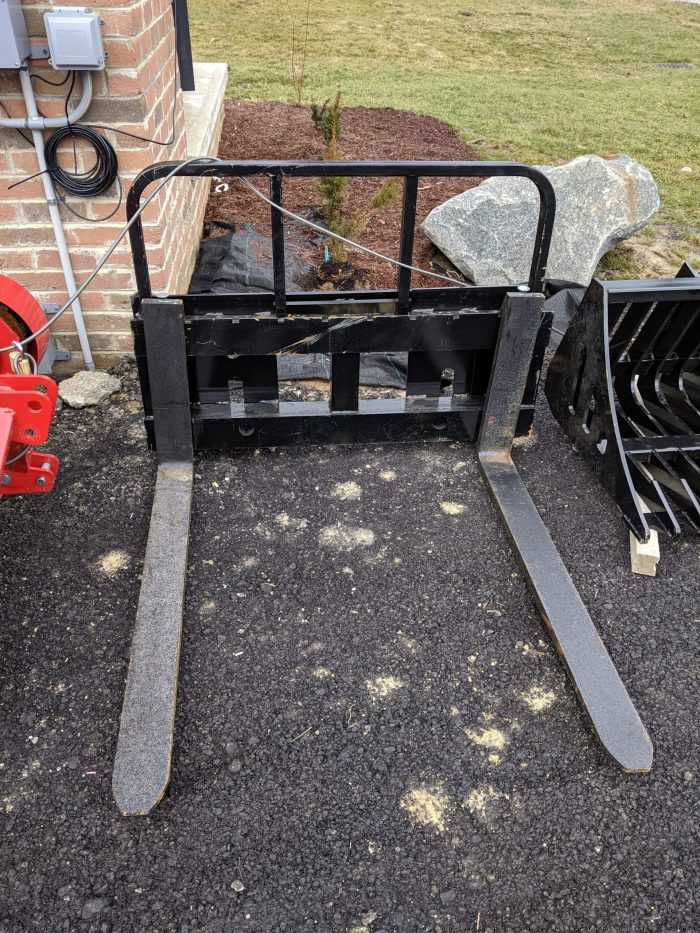 OXBOW 4ft Skid Steer Quick Attach Pallet Forks