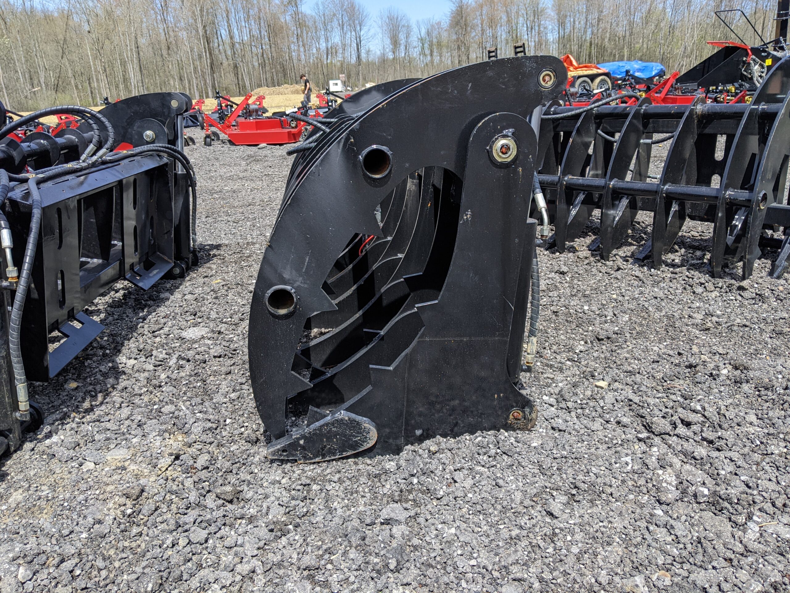 OXBOW Hydraulic, Skid Steer Quick Attach Grapple Bucket (60" and 72" ) - Image 2