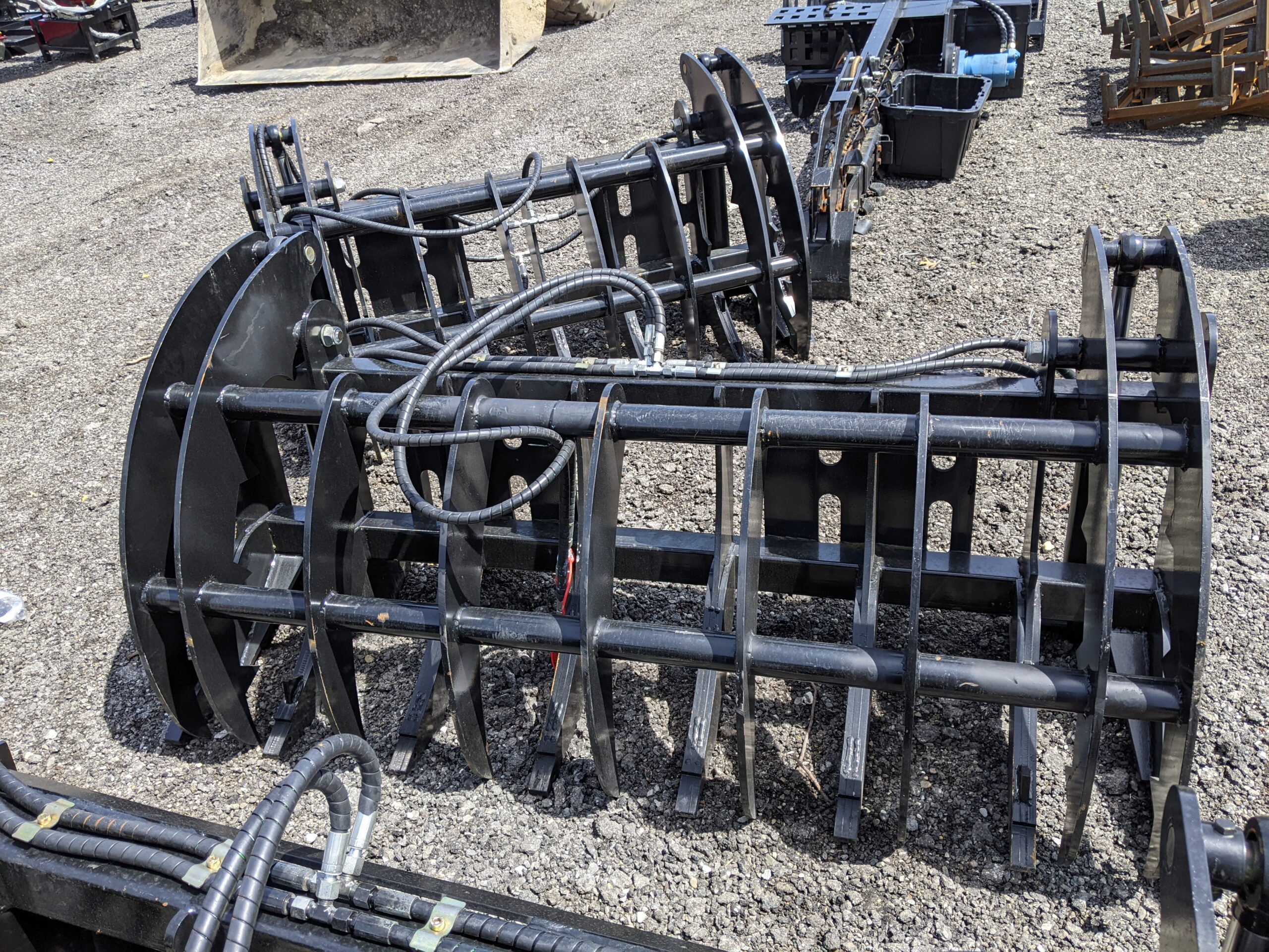 OXBOW Hydraulic, Skid Steer Quick Attach Grapple Bucket (60" and 72" ) - Image 3